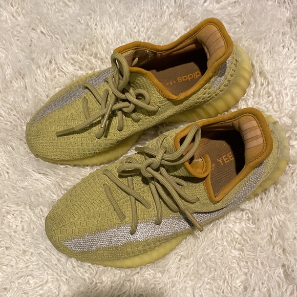 Yeezy Boost 350 V2 Marsh size men’s 4.5 - Picture 2 of 5